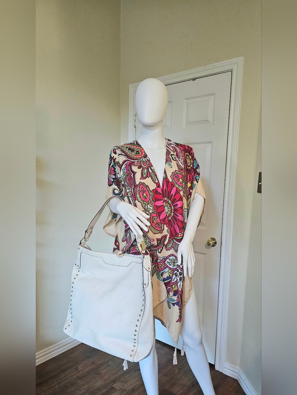 XL Michael Kors White Leather Hobo Studded Bag - Rare - Picture 2 of 7